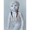 Chłopiec z walizką w stylu art deco wys,21cm szer.17cm