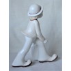 Chłopiec z walizką w stylu art deco wys,21cm szer.17cm