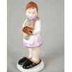 Dziewczynka czyści buty Aquincumi Węgry 1958r 9cm