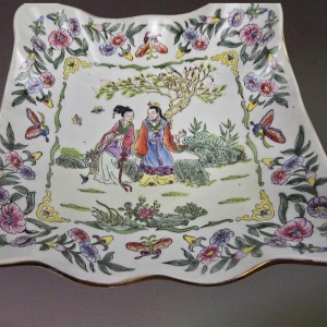 Wyprzedaż Miska, kwadratowa salaterka w stylu Famille Rose, Guangdong lata 70te